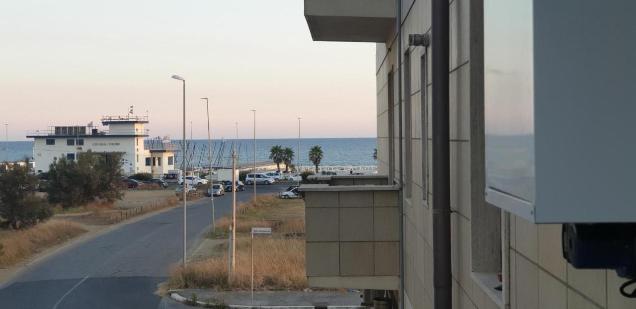 Appartamento Roma Casa Vacanza Sea House Rome 50 Metri Dal Mare Лідо-ді-Остія Екстер'єр фото