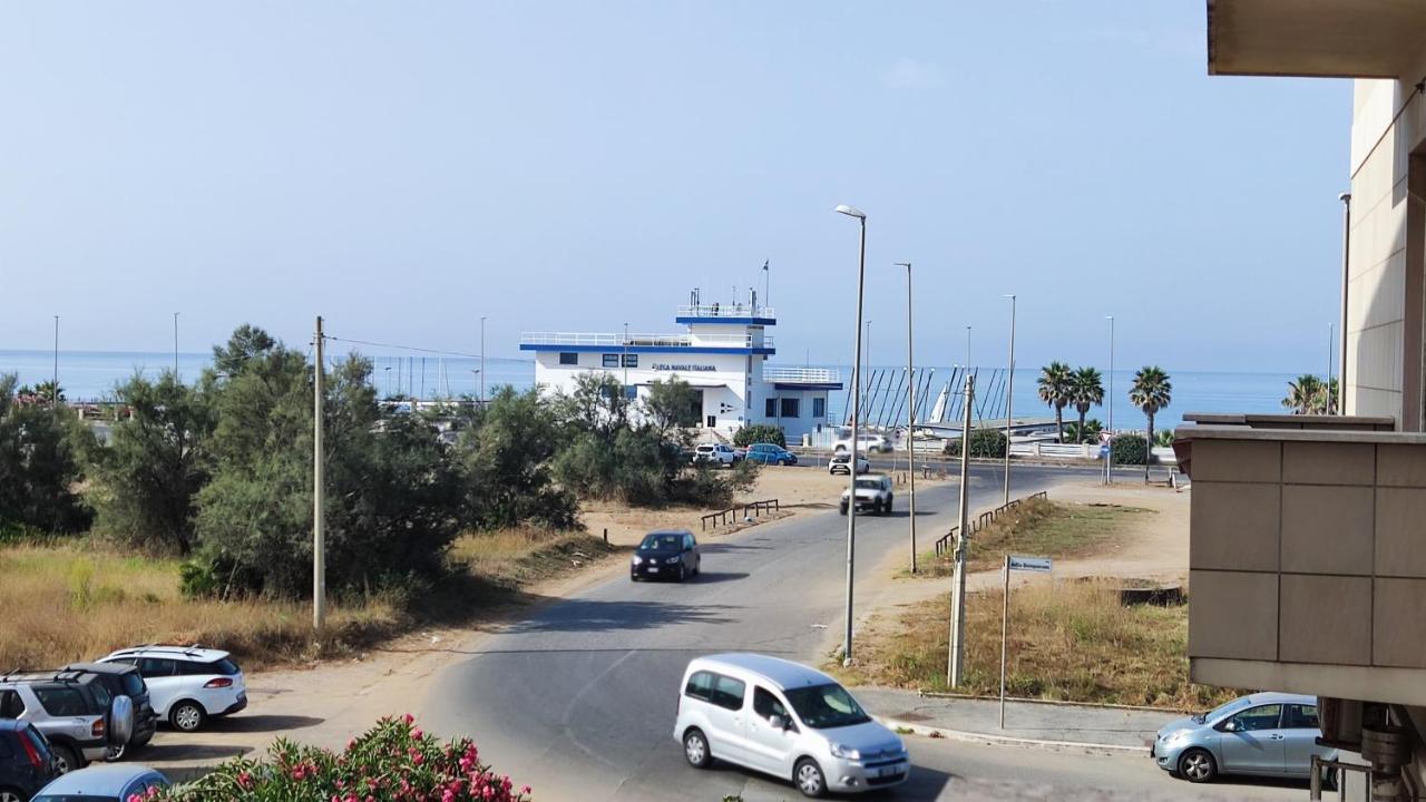 Appartamento Roma Casa Vacanza Sea House Rome 50 Metri Dal Mare Лідо-ді-Остія Екстер'єр фото